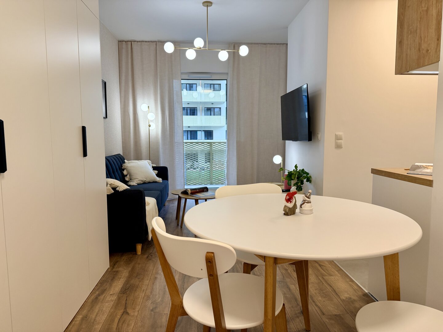 Wola Urban Oasis by OhMyHome + parking