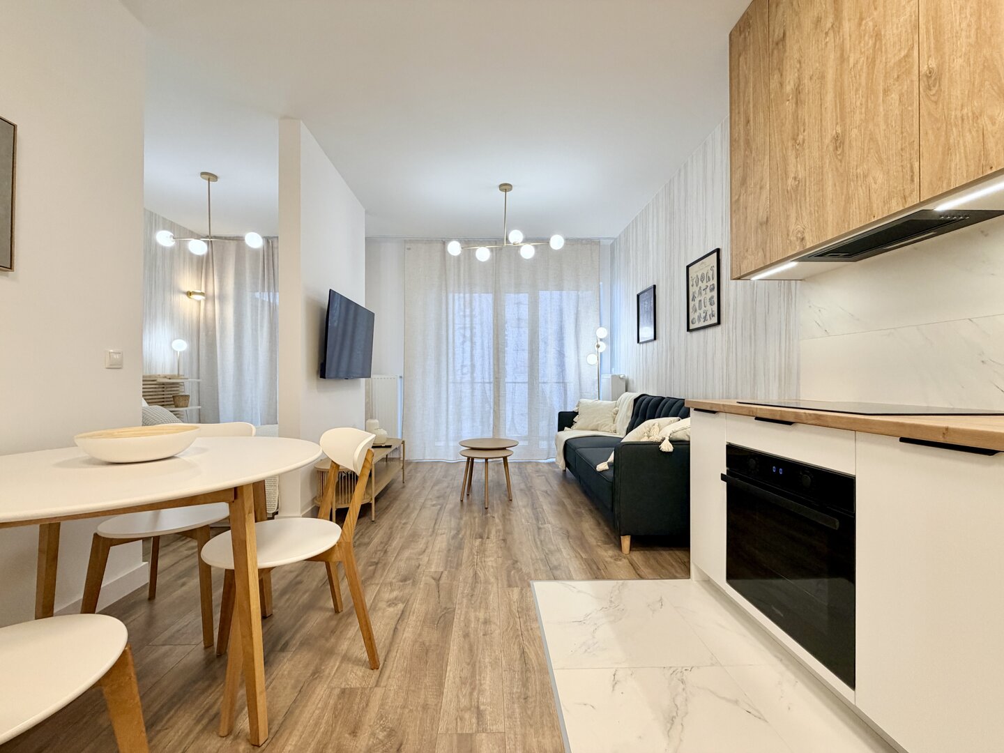 Wola Urban Oasis 2 by OhMyHome + parking